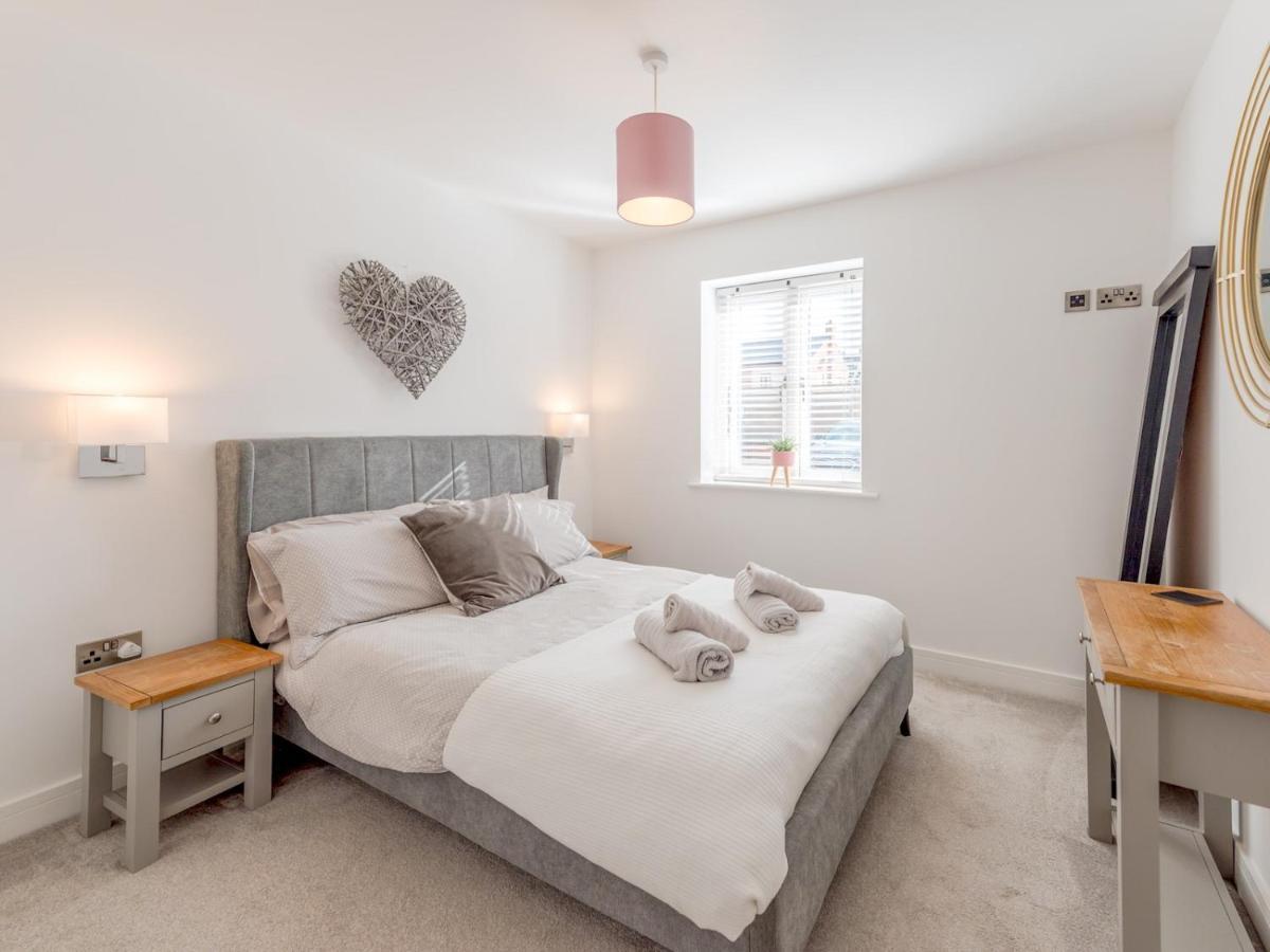 Pass The Keys 1 Bed Albury Contemporary Apartment With Secure Parking Shrewsbury Extérieur photo