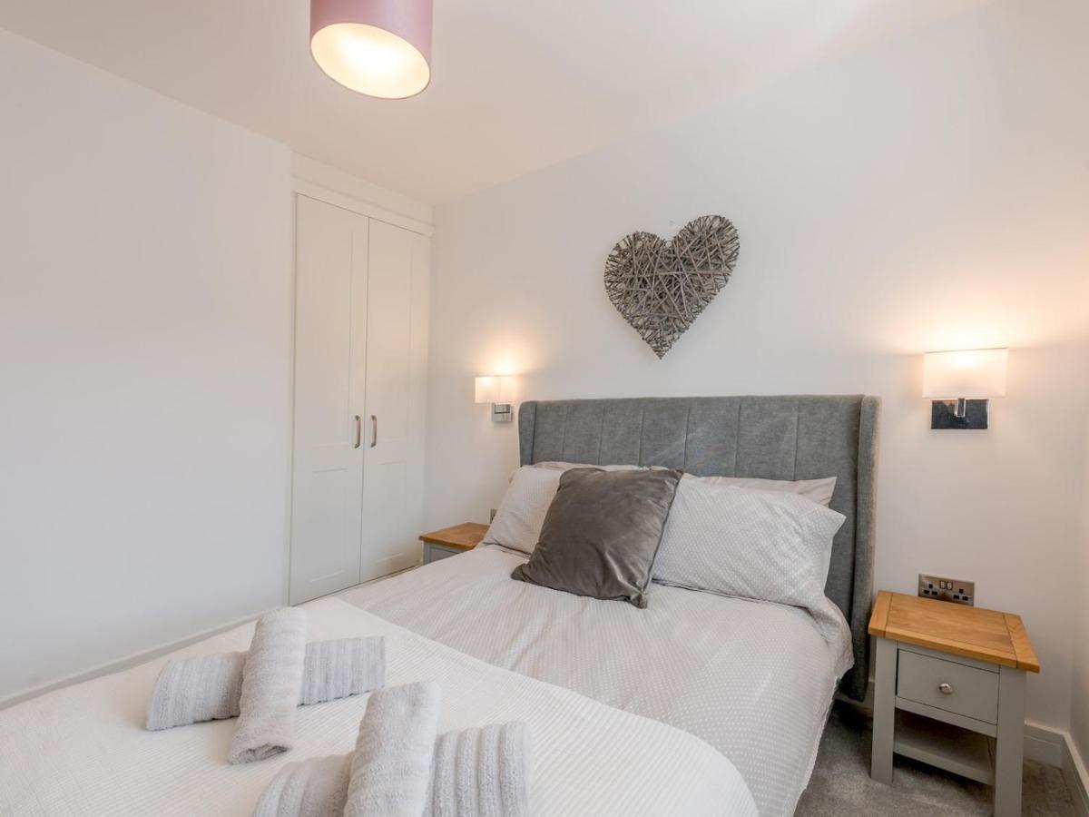 Pass The Keys 1 Bed Albury Contemporary Apartment With Secure Parking Shrewsbury Extérieur photo